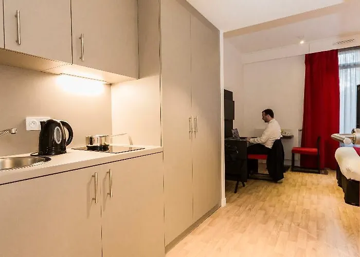 호텔 Odalys Montmartre 4*